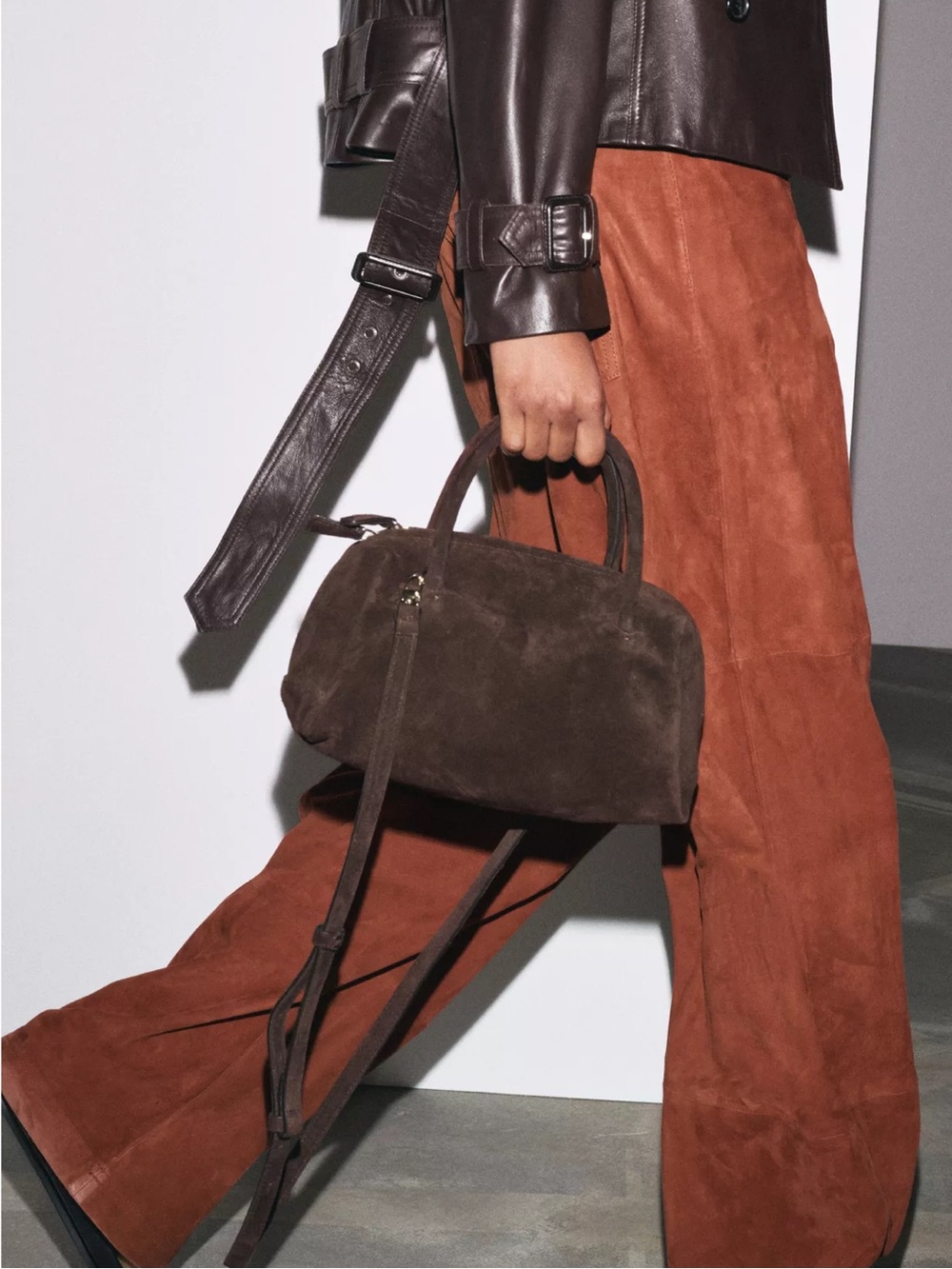 LEATHER BOWLING BAG